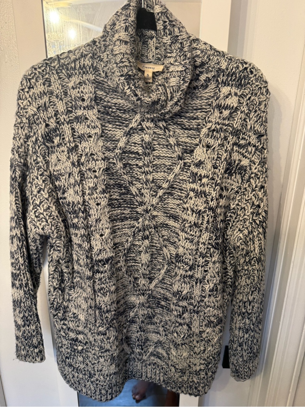 Freeway Marled Cable Knit Shawl-Collar Sweater - Gray/White